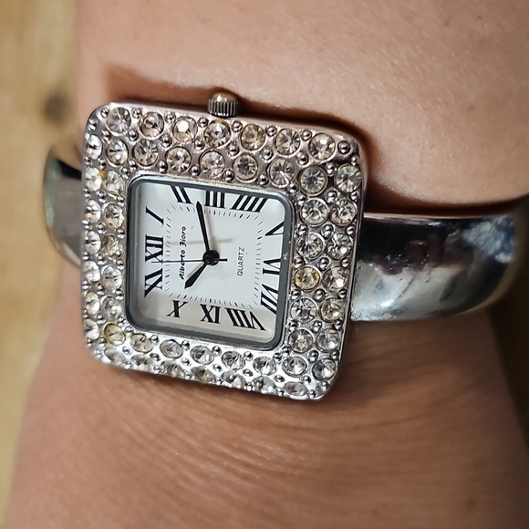 Alberto Fioro silver-tone cuff watch w/ a quartz movement and rhinestone accents - Picture 5 of 6